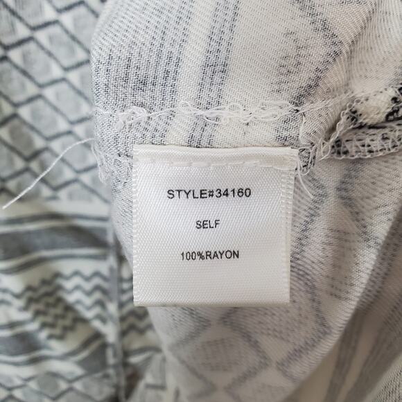 Skies are Blue abstract print rayon blouse size large - Picture 4 of 4